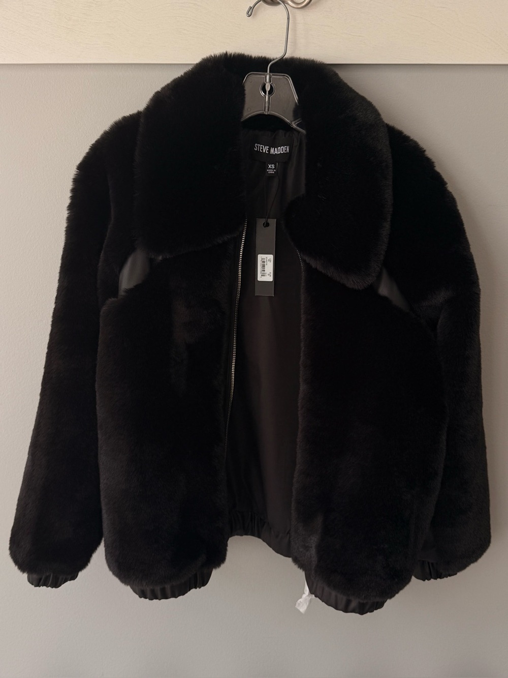 Steve Madden Black Faux Fur Zephrine Bomber Jacket Full Collar & Zip 2 Pocket XS - Picture 4 of 16